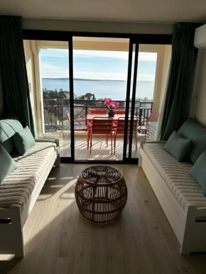 Studio à Cannes vue mer refait à neuf avec piscine